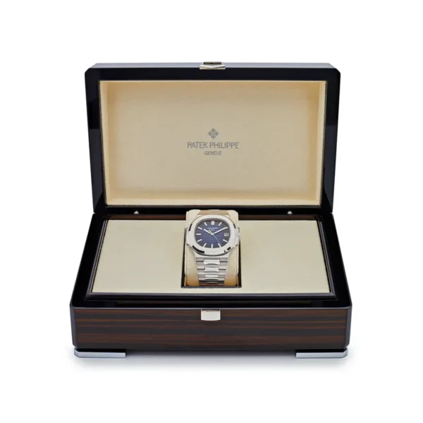 Patek Philippe Nautilus 5811/1G-001 White Gold Blue Dial – Bild 5